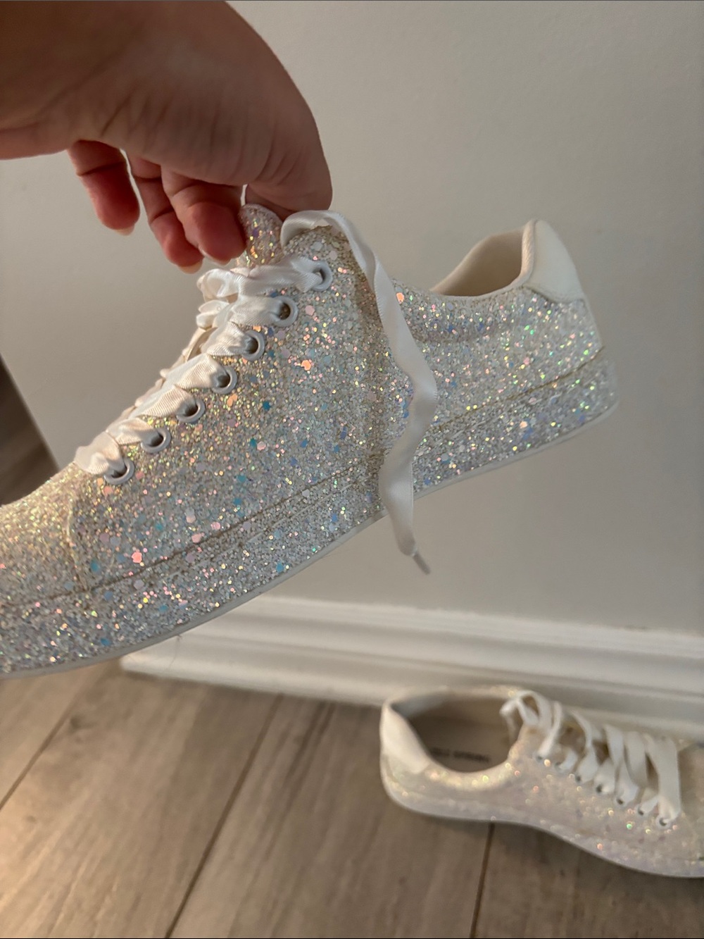 Call it Spring- women’s glittered white running shoe - Picture 4 of 5
